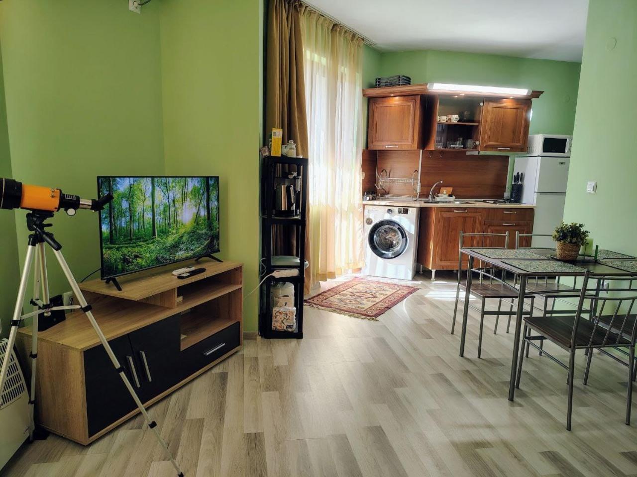 Апартаменти Emerald Home